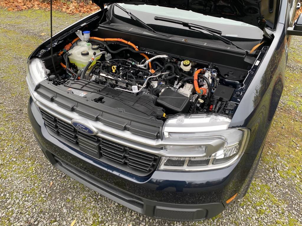 Ford Maverick Hybrid underhuv
