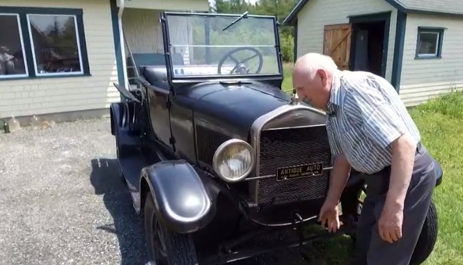 Download Canadian Man Still Driving His Ford Model T After 70 Years