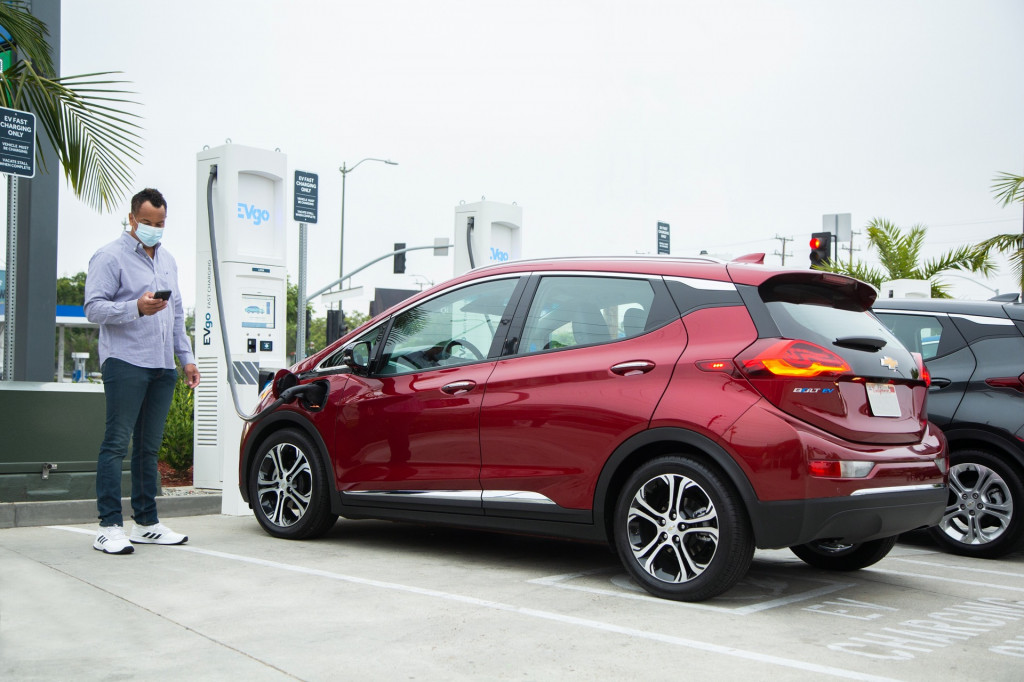 GM and EVgo expand fast charging in major cities
