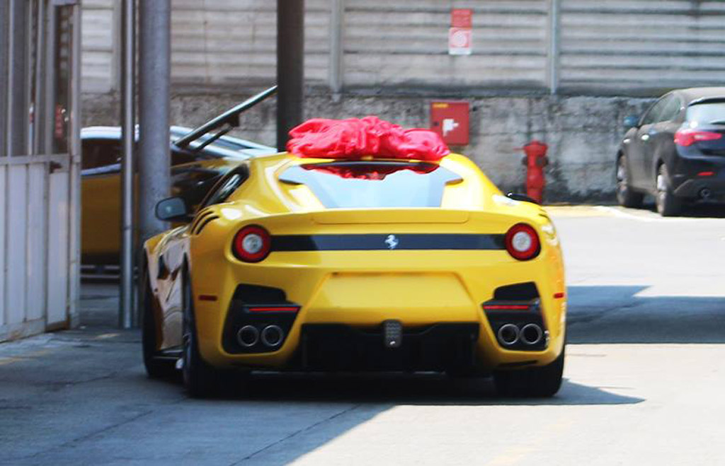 Loud camo wrapped Ferrari F12 in Monaco! 