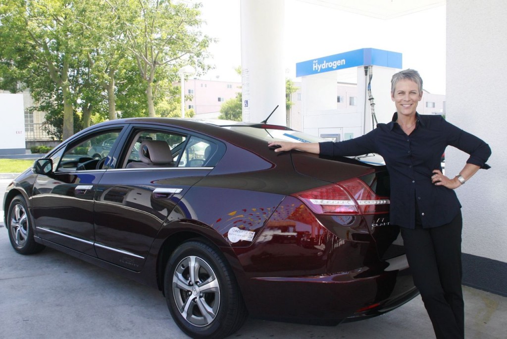 Jamie Lee Curtis is one of a select few chosen to lease a Honda FCX Clarity.