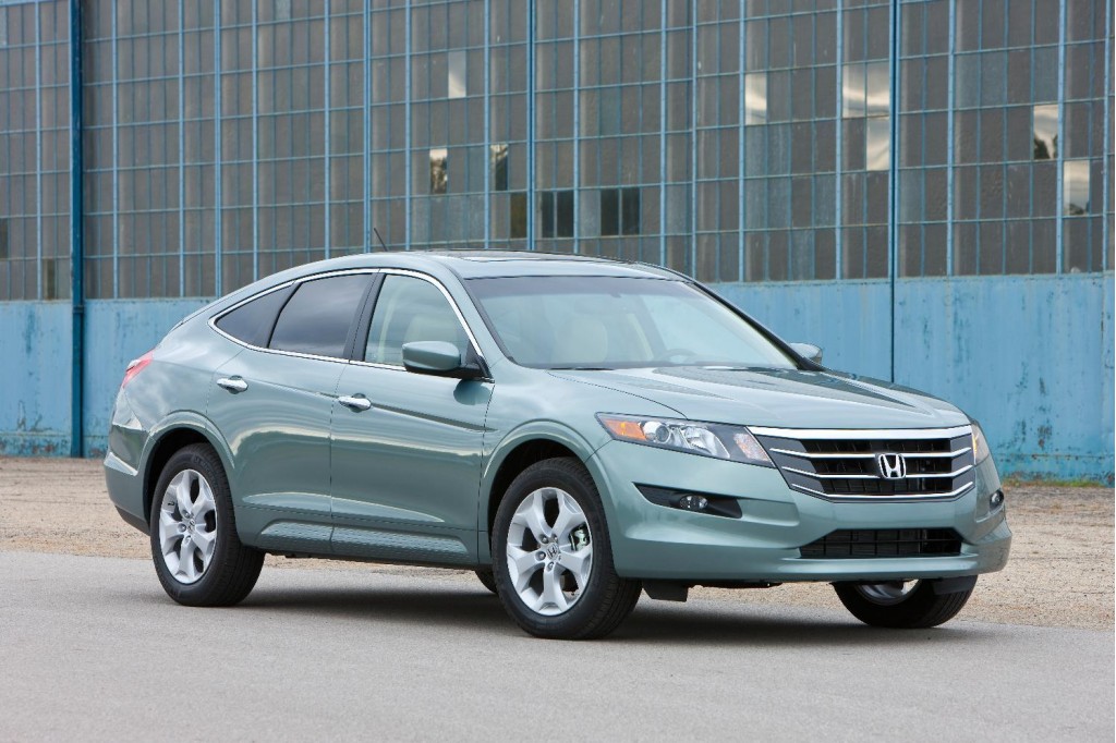 Video: Will A Superbowl Ad Make The 2010 Honda Accord Crosstour More Attractive? lead image