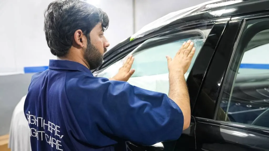 Testing Hyundai Nano cooling glass film in Lahore, Pakistan