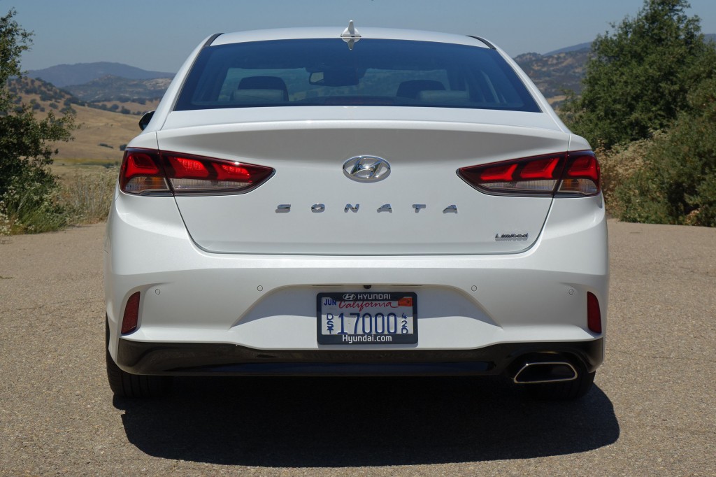 Hyundai/Kia recall more than 600,000 sedans for a trunk malfunction