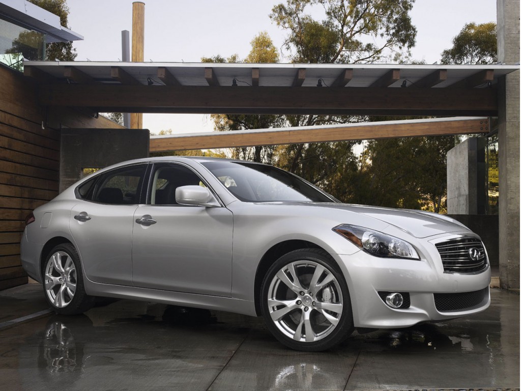 Today in Car News: Jerry Flint, Infiniti M, and New Chryslers lead image