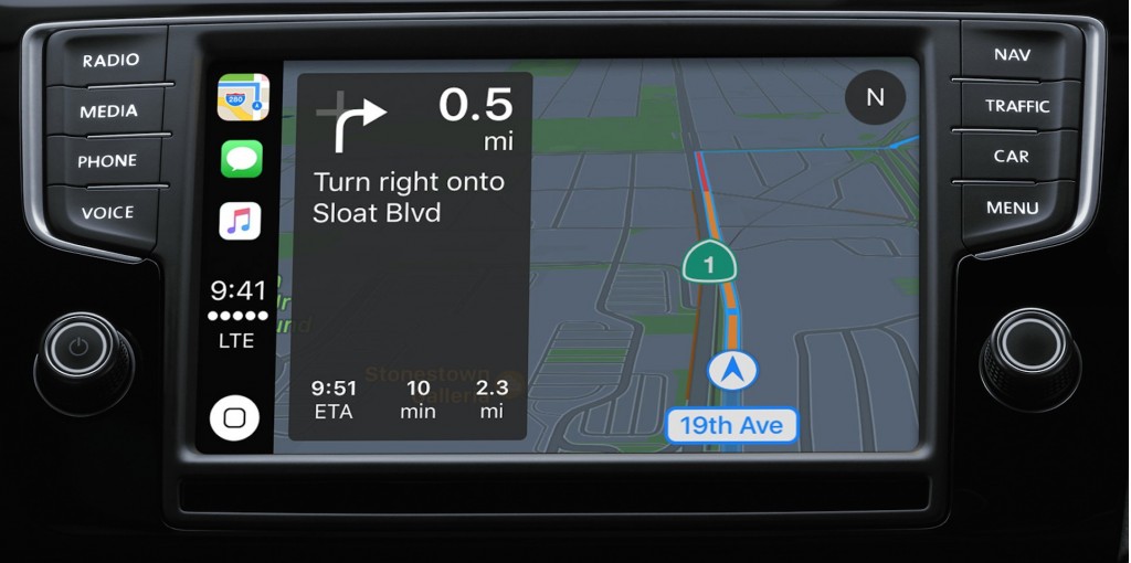 iOS 10.3 Apple CarPlay