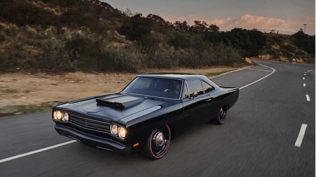 Kevin Hart's 940-hp 1969 Plymouth Road Runner build is named “Michael  Meyers”