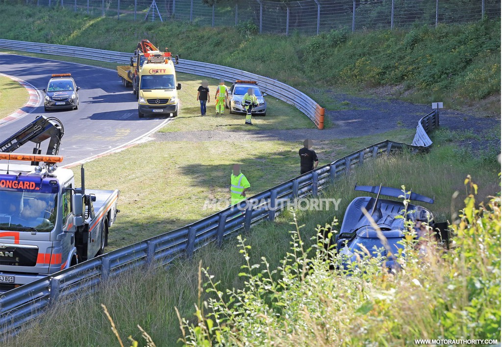 koenigsegg-one1-crash-on-the-nrburgring--image-via-s-baldauf-sb-medien_100558557_l.jpg