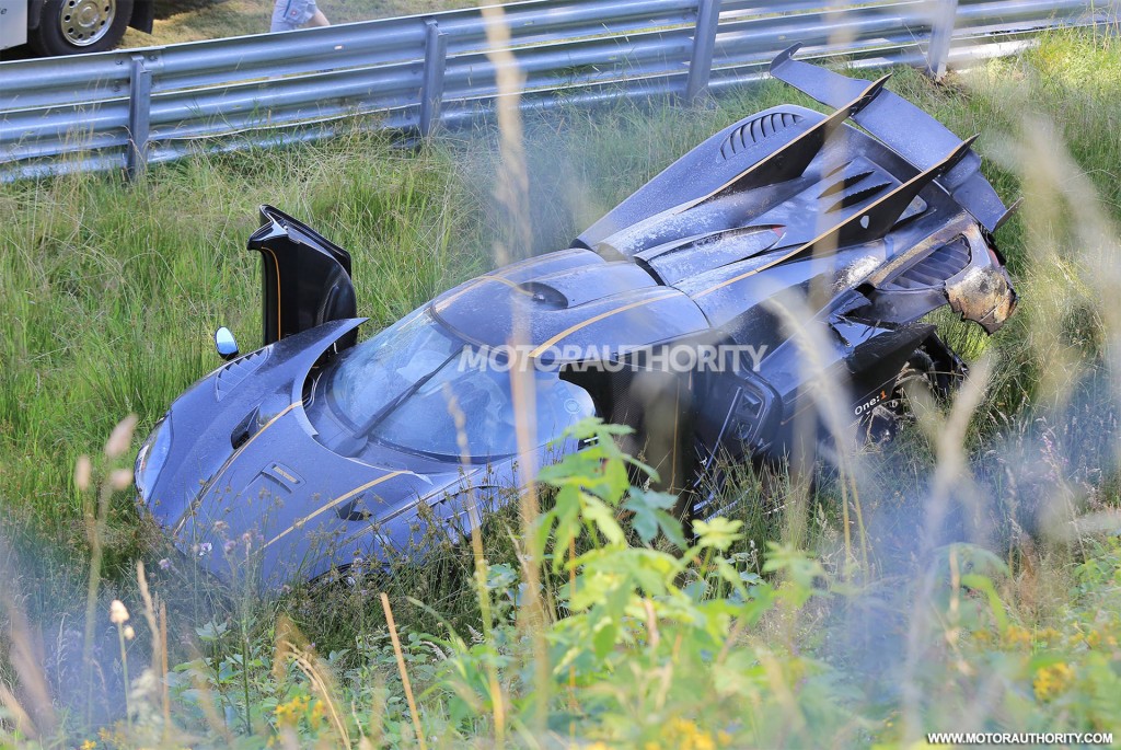 koenigsegg-one1-crash-on-the-nrburgring--image-via-s-baldauf-sb-medien_100558558_l.jpg
