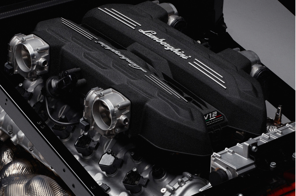 Lamborghini Aventador successor packs V-12, 3 electrical motors, and 1,000 hp