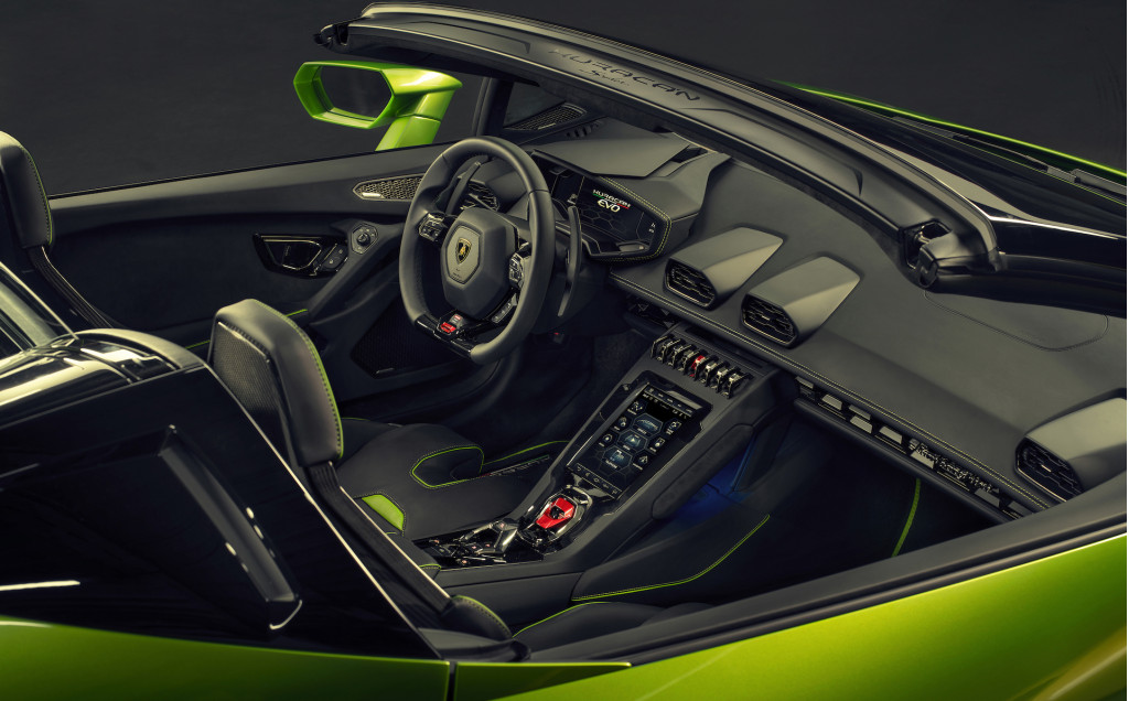 Lamborghini Huracán Evo Spyder lets the fresh air in