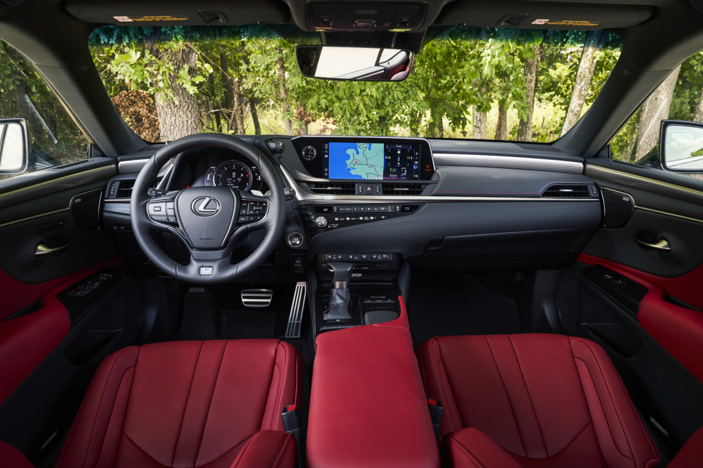 2021 Lexus ES receives AWD
