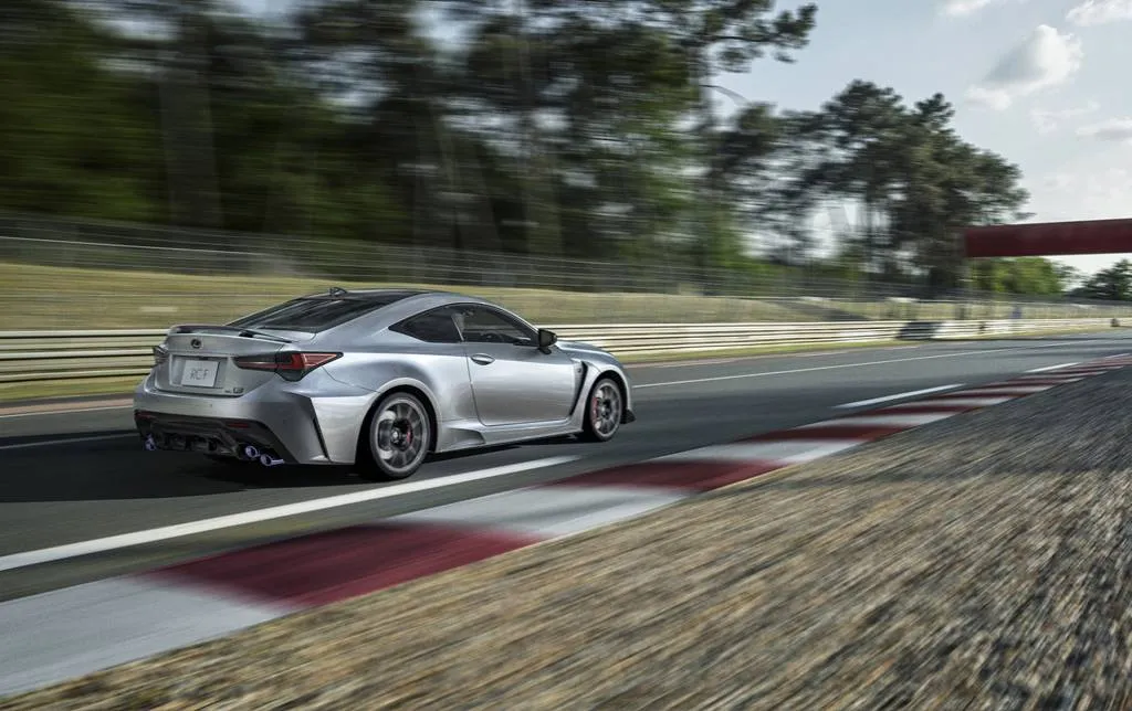 lexus-rc_100954619_l.webp
