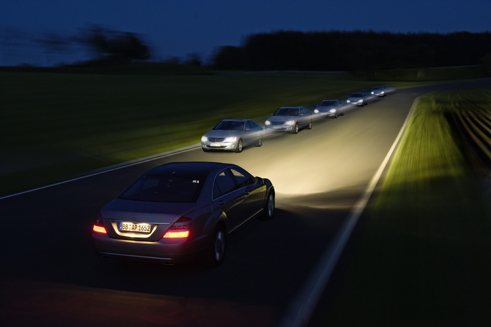 Mercedes-Benz adaptive high beam headlights