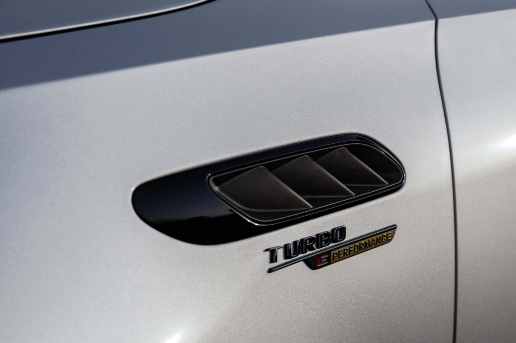 2024 Mercedes-Benz AMG C 63 SE Performance