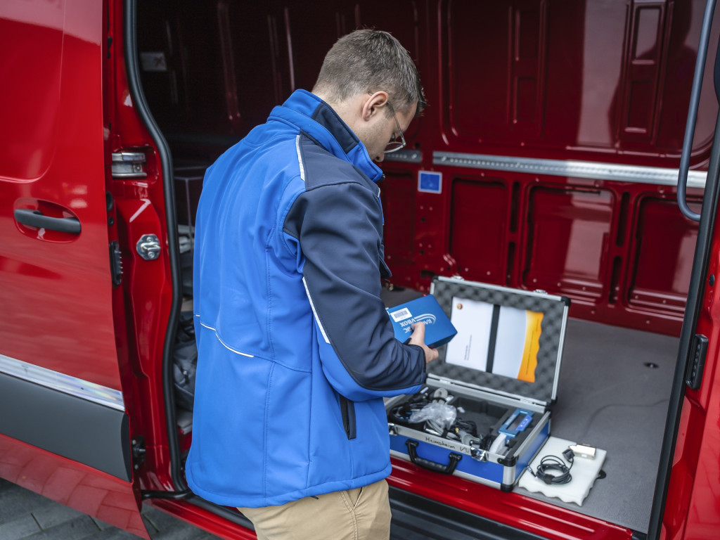 Check out the range and efficiency of the Mercedes-Benz eSprinter