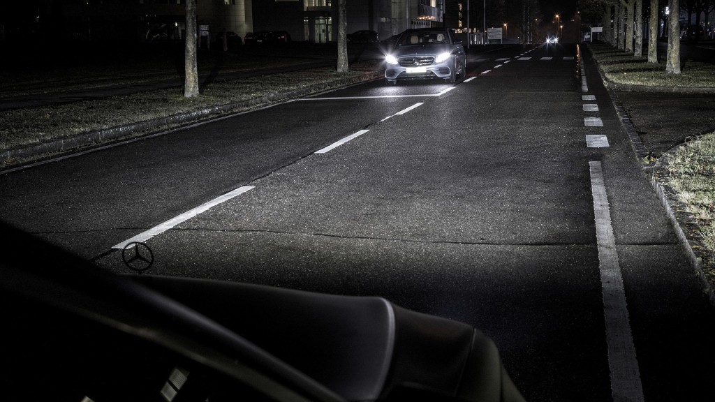 Mercedes-Benz HD matrix LED headlights