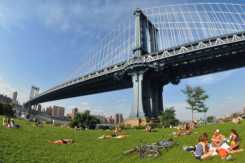 New York City's Manhattan Bridge (photo by Ludovic Bertron)