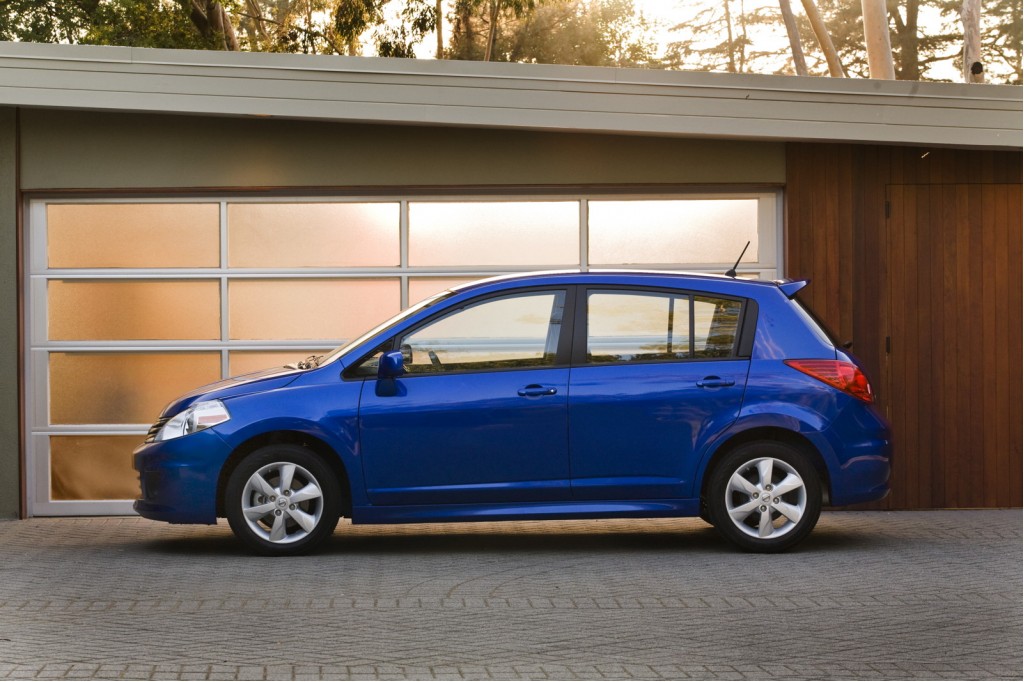 lifted nissan versa