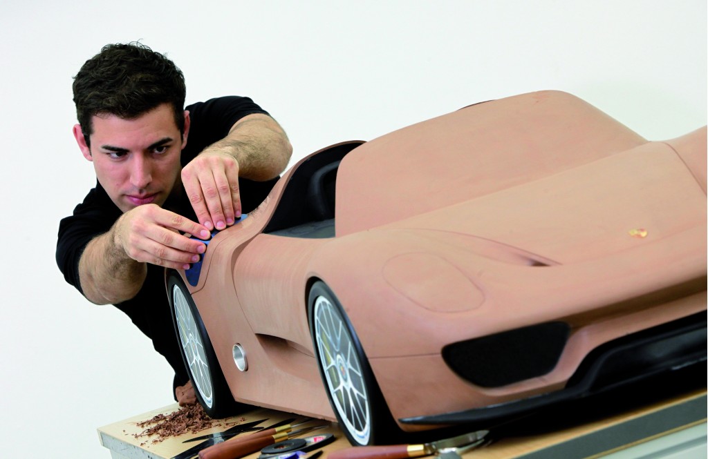 Porsche 918 Spyder clay model production teaser