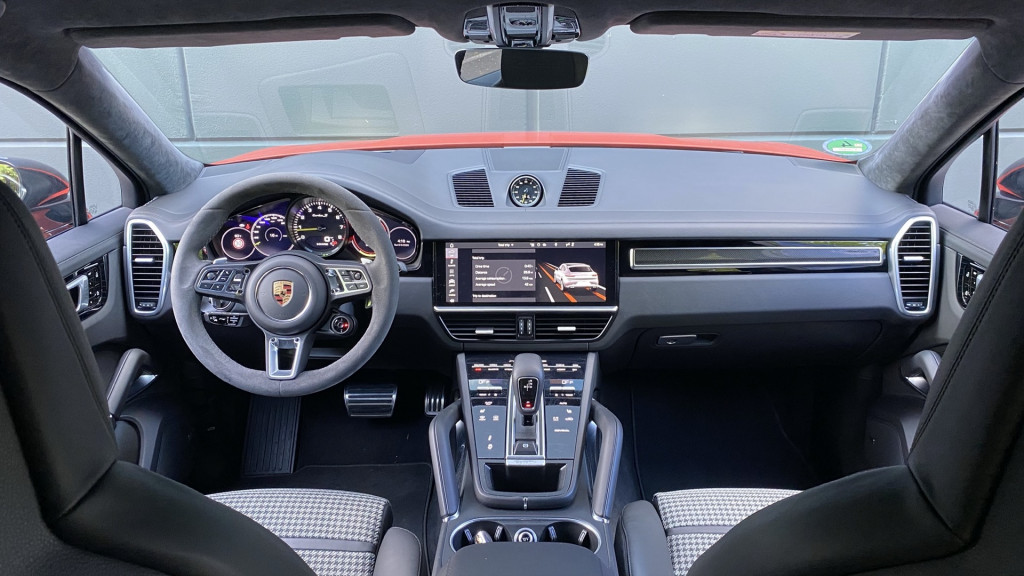 2020 Porsche Cayenne Turbo S E-Hybrid Coupe drive review - July 2020