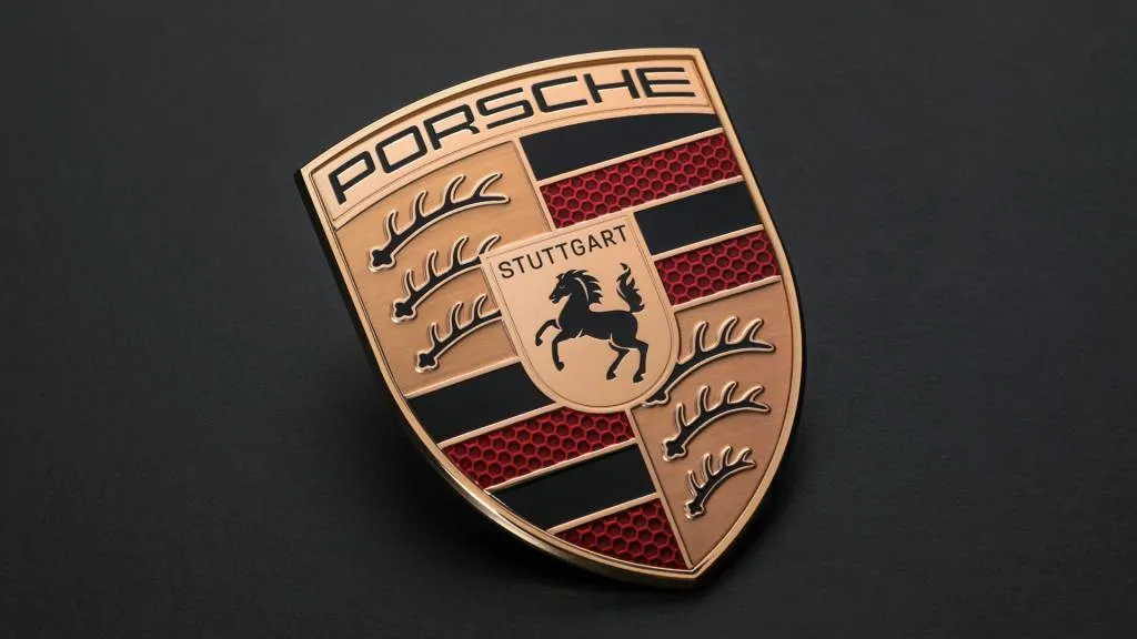 Reviderad logotyp för Porsche-vapen - juni 2023