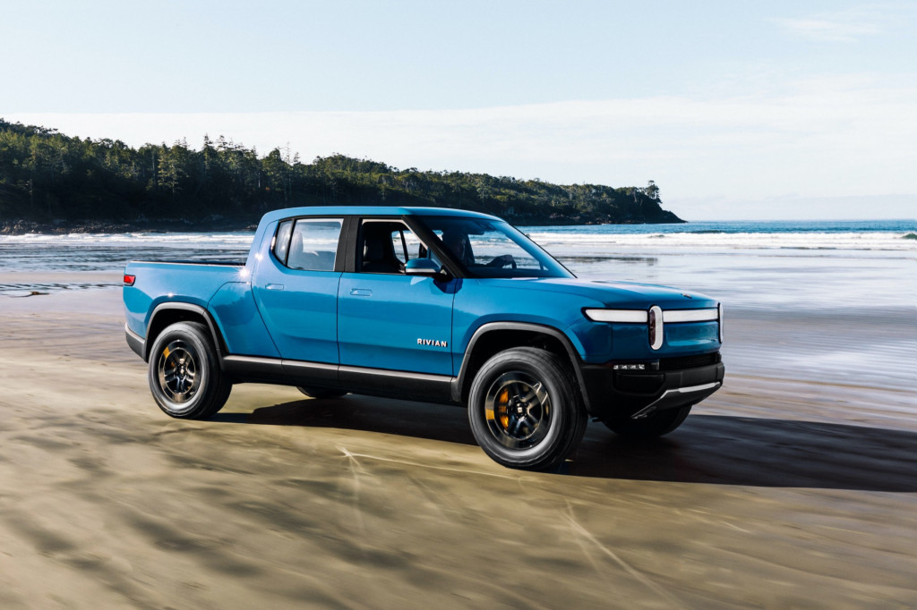 New cars coming for 2022, 2021 Ford Bronco Sport revisited, 2022 Bolt ships early: What's New @ The Car Connection lead image