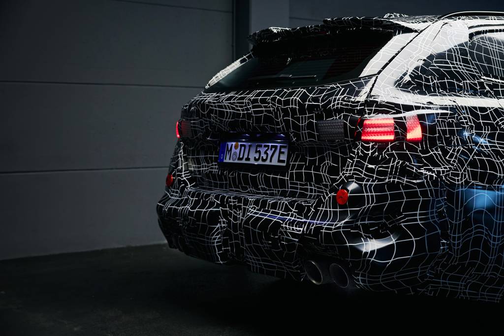 Teaser for BMW M5 Touring due in 2024