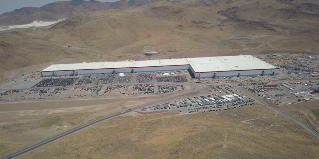 Tesla Gigafactory di Sparks, Nevada [CREDIT - YouTube user California Phantom]
