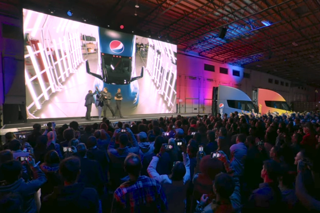 Tesla Semi-leverans till Pepsi - december 2022
