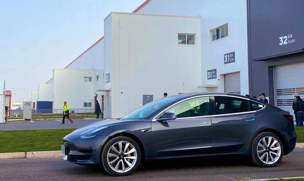Tesla starts delivery of Chinese-made Model 3 sedans on December 30, 2019