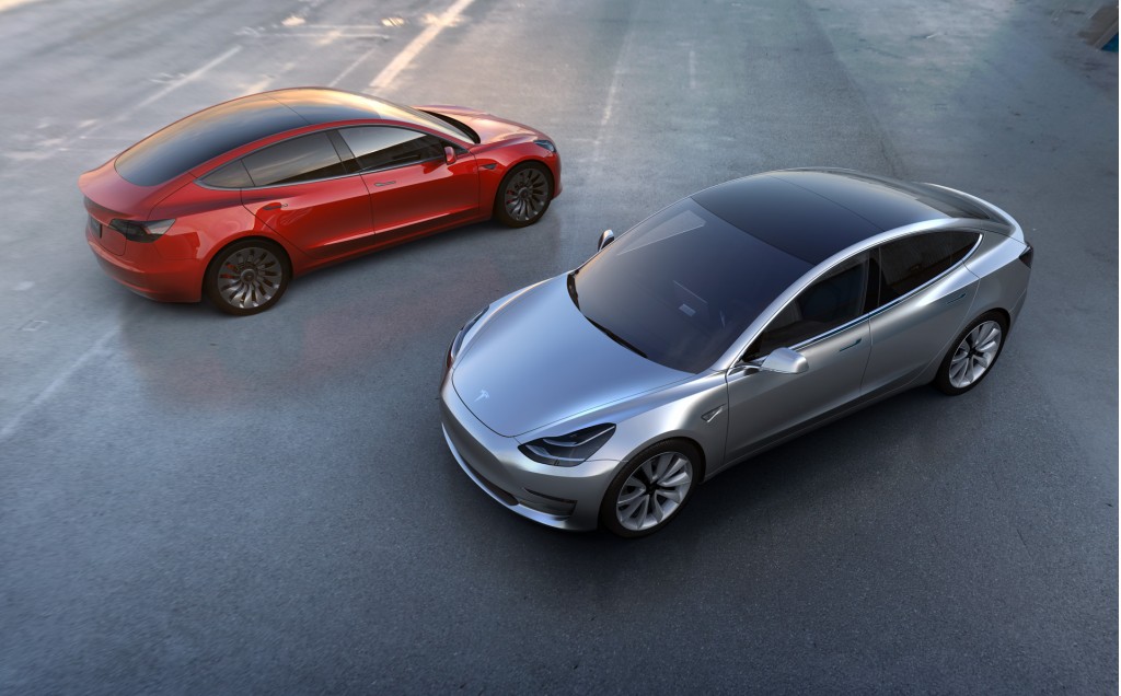 Tesla ramps up production, promises 500,000 cars per year by 2018 lead image