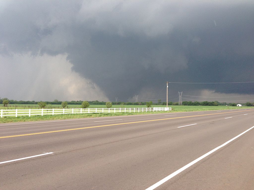 The 2013 Oklahoma City tornado as it passed through south Oklahoma City (via Wikimedia)