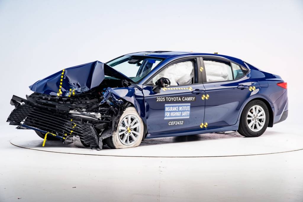 Safest new cars: Toyota Camry, Honda Civic earn 2024 Top Safety Pick awards