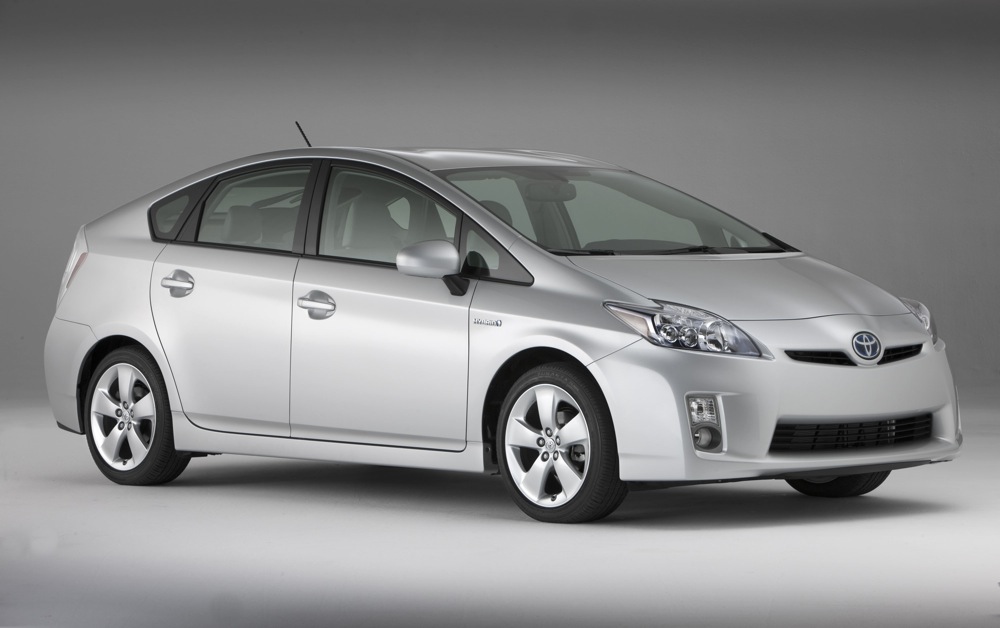 Win A Cool 2010 Toyota Prius Solar-Powered Backpack! lead image