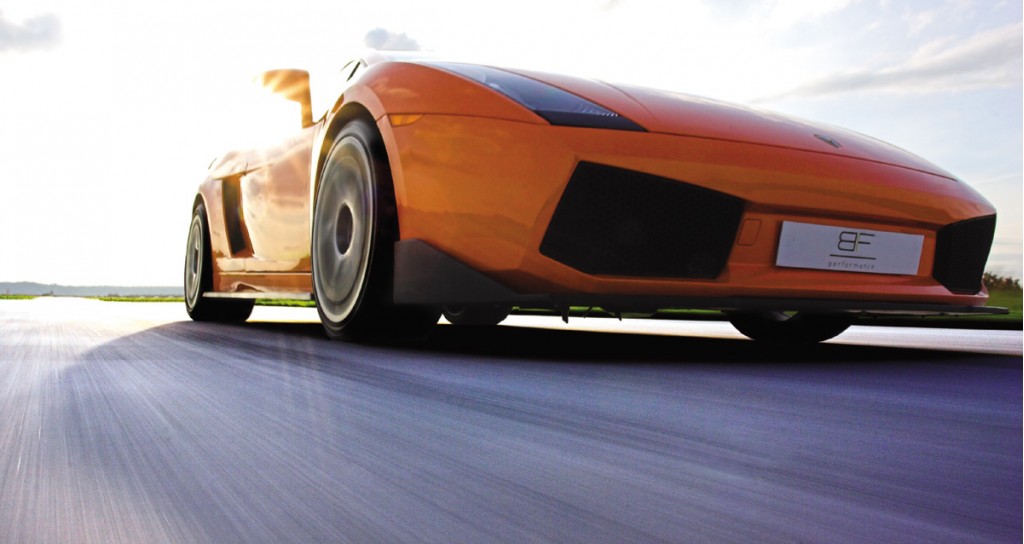Video: Lambo LP 670-4 SV Torments Tarmac
