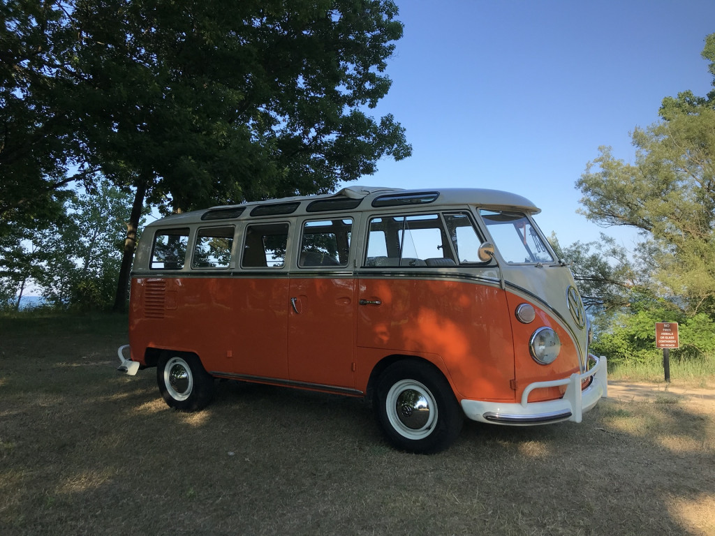 1967 VW Type 2 Microbus 21-Window DeLuxe Samba Bus