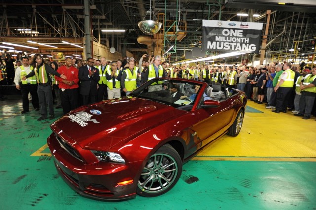 Ford Mustang Hits 5 Million Facebook Fans 1 Million Cars At Flat Rock