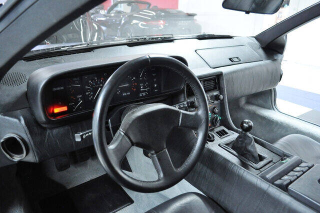 1983 DeLorean DMC-12 (photo via Podium Auto Sales)