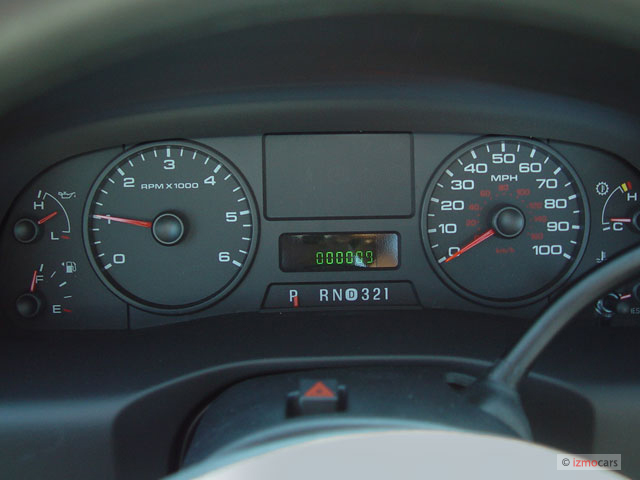 Image: 2006 Ford Super Duty F-250 Reg Cab 137" XLT Instrument Cluster