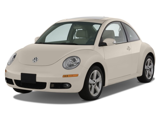 2008 Volkswagen New Beetle Coupe 2-door Auto S Angular Front Exterior View