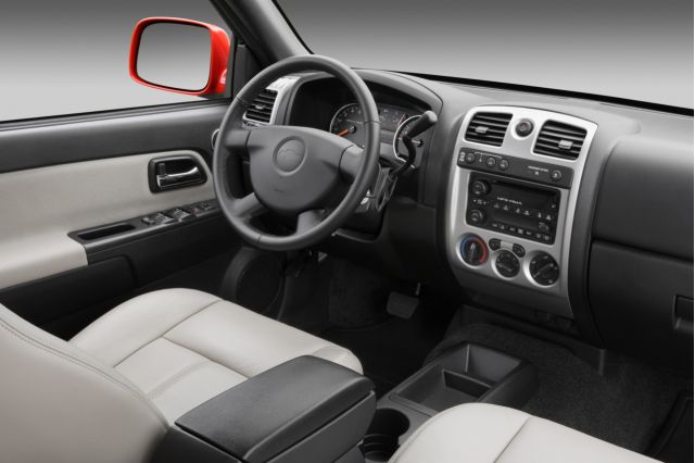 2009 Chevrolet Colorado interior
