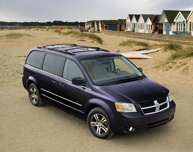 Dodge Chrysler Recalling Nearly 1m Minivans For Faulty Airbag Clips - 2010 Dodge Caravan Seat Covers