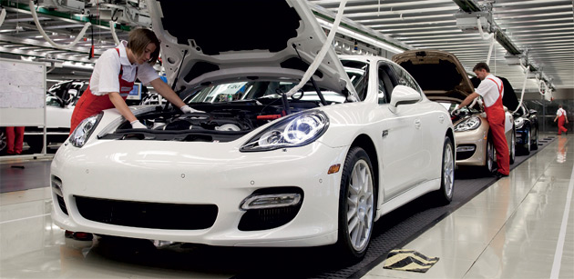 2010 Porsche Panamera: Take the Tour, Buy the T-Shirt (The T-Shirt Is A Car) lead image