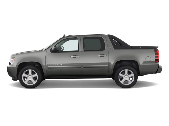 2011 Chevrolet Avalanche 2WD Crew Cab 130" LS Side Exterior View
