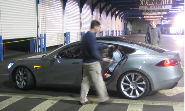 2012 Tesla Model S - and away they go