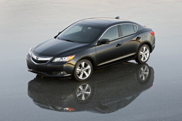 2013 Acura ILX First Look: 2012 Chicago Auto Show