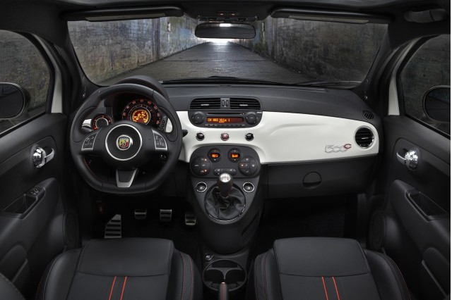 Illusie stel je voor Geneigd zijn 2013 Fiat 500c Abarth Cabrio: Fun But Far From Fuel-Efficient