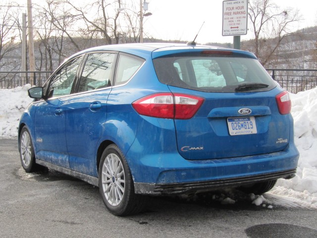 13 Ford C Max Hybrid Winter Gas Mileage Test Returns 35 Mpg