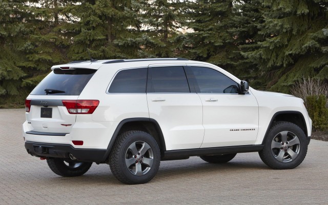 2013 Jeep Grand Cherokee Trailhawk Makes Debut